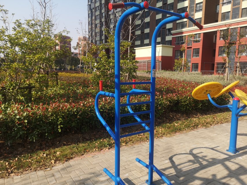 多功能訓練器 多功能訓練器