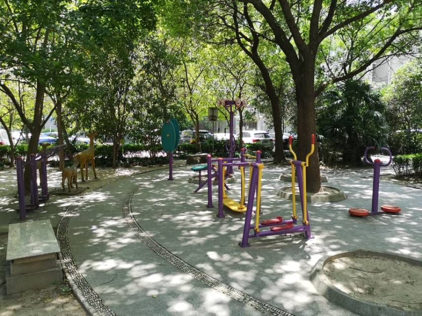 恒業居委健身苑點