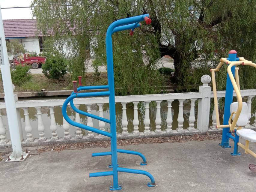 多功能訓練器 多功能訓練器