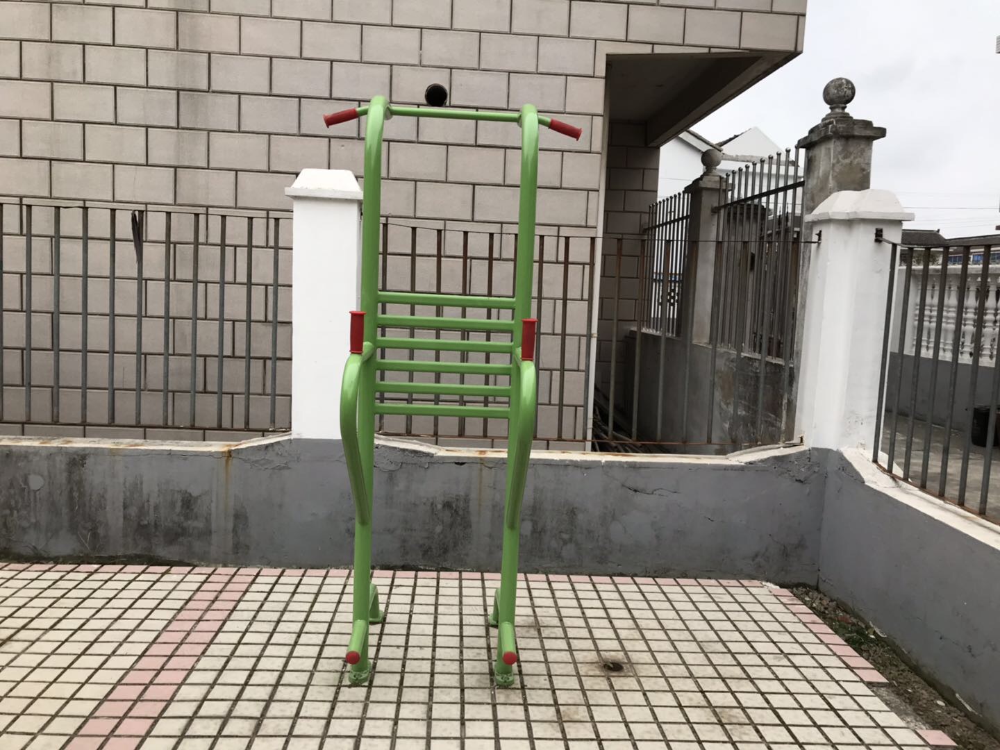 多功能訓(xùn)練器