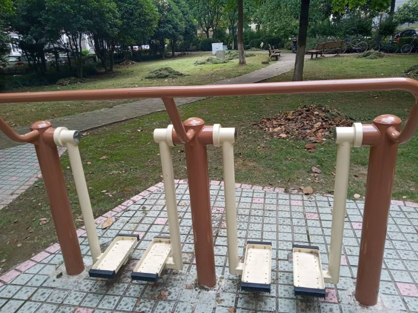 二位太空漫步機