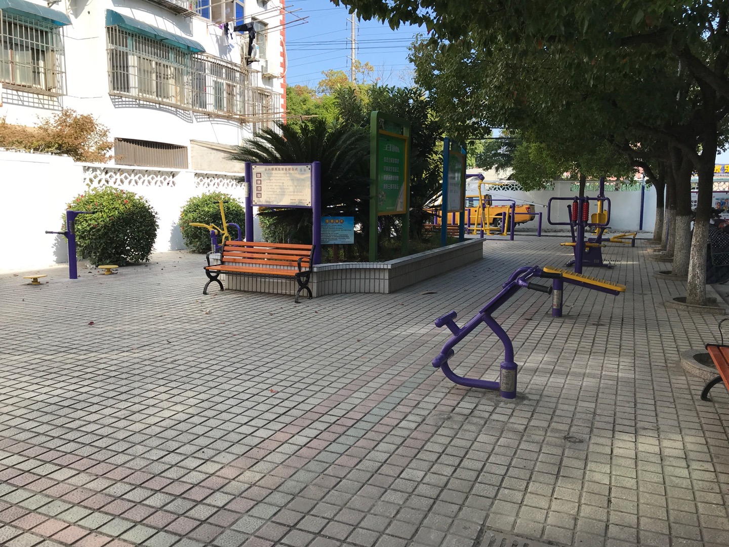 鳳凰居住區(qū)健身點