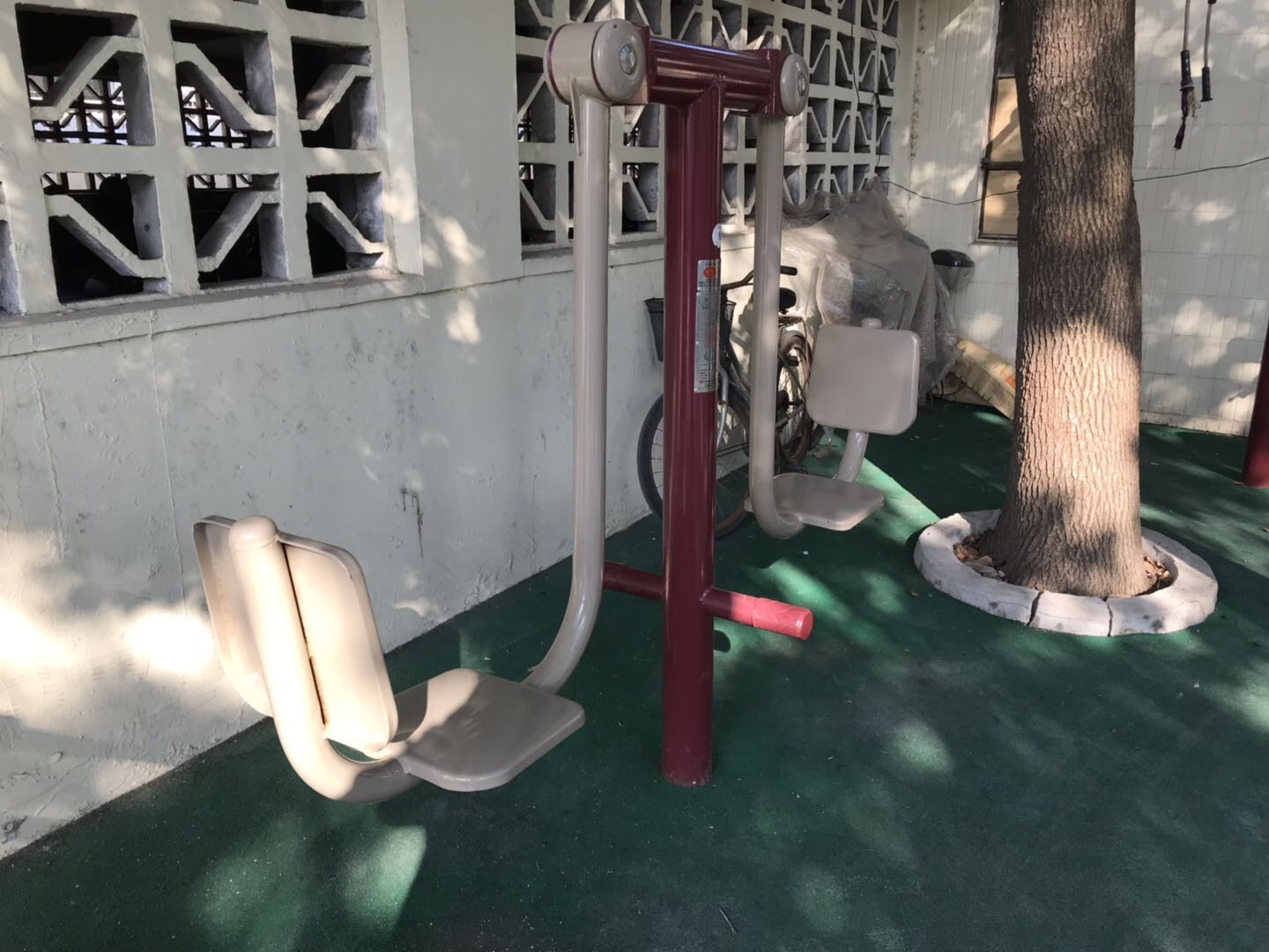 雙人坐蹬器 雙人坐蹬器