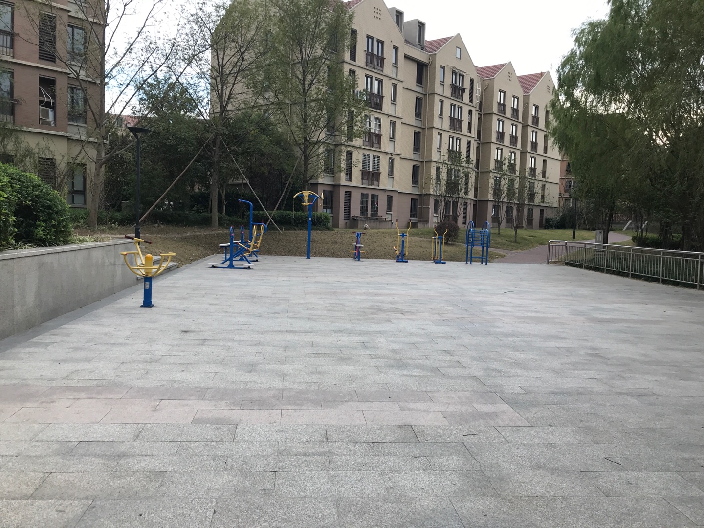 夏櫟路233弄健身苑點