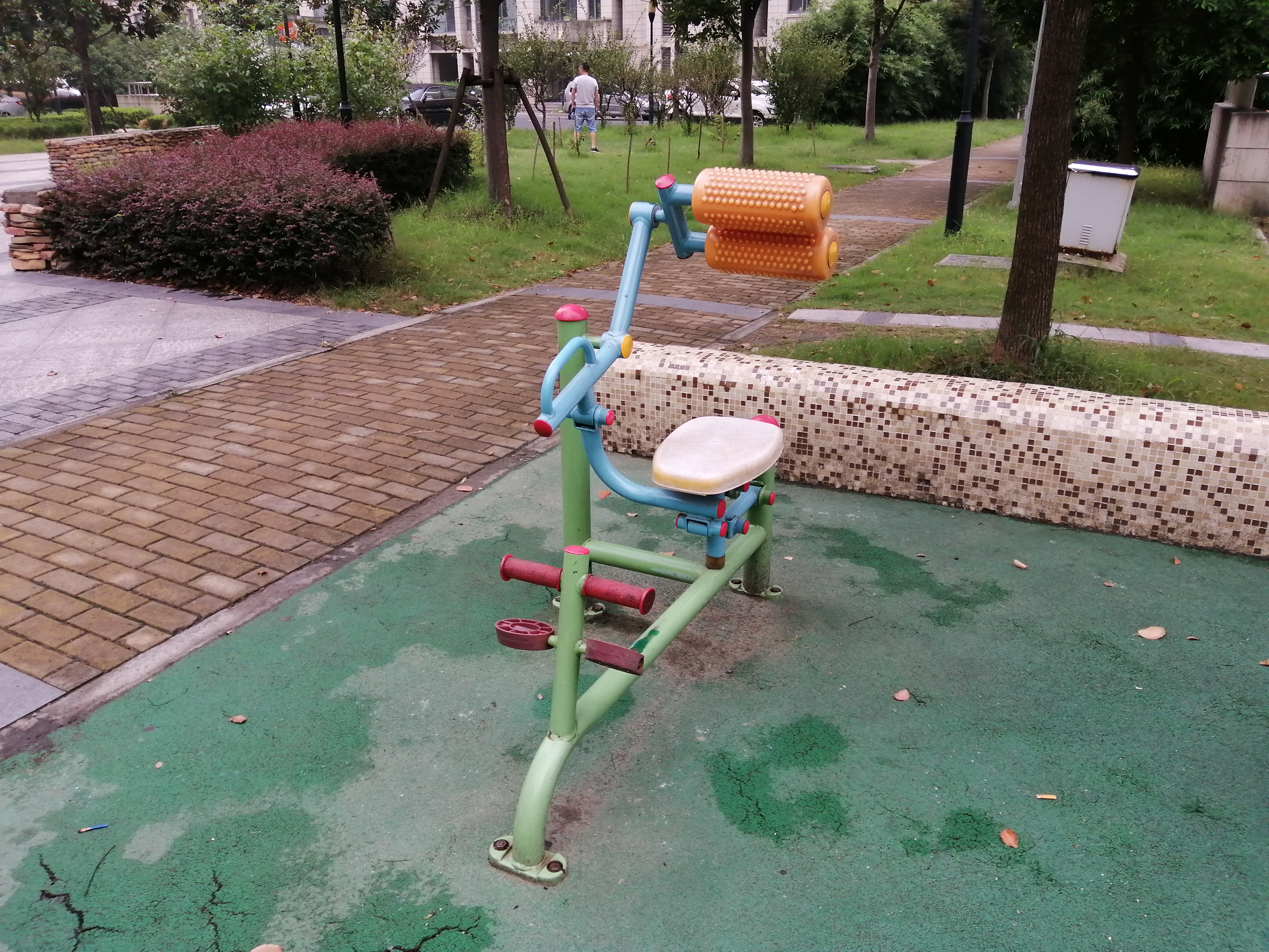 腹背鍛煉器