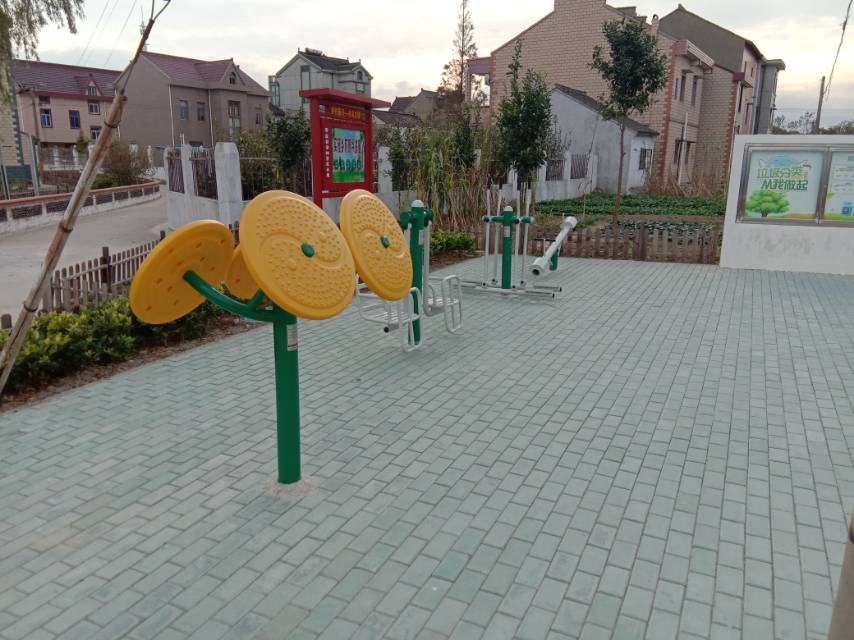 營前村3組東王家宅22號前健身路徑 營前村3組東王家宅22號前健身路徑