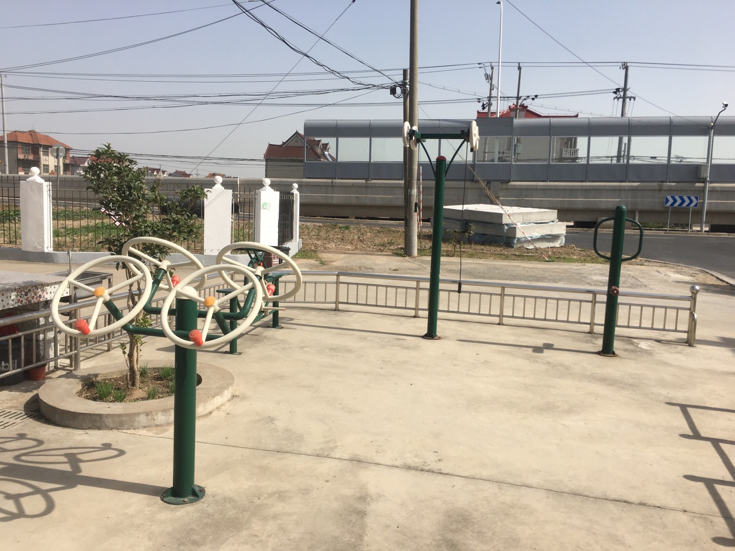 老港鎮(zhèn)大河村民委員會沈港4組健身苑點 老港鎮(zhèn)大河村民委員會沈港4組健身苑點