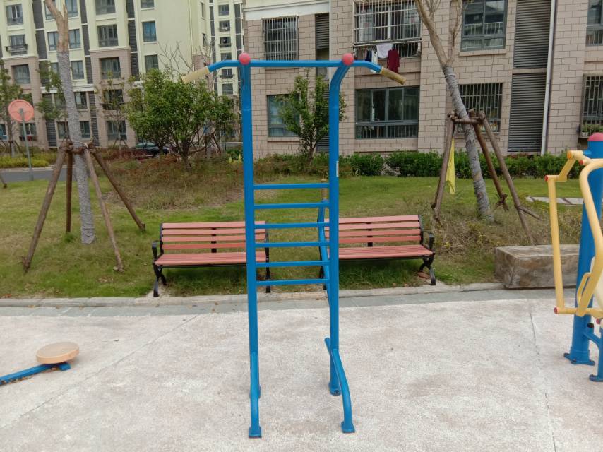 多功能訓練器