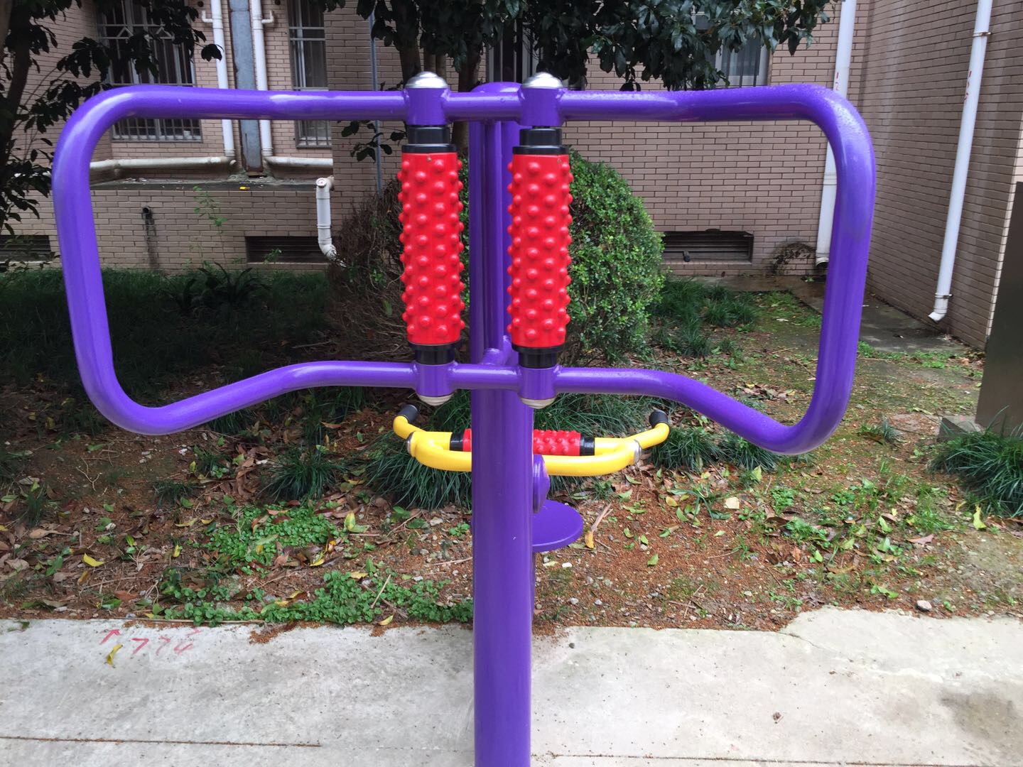 腰背按摩器 腰背按摩器