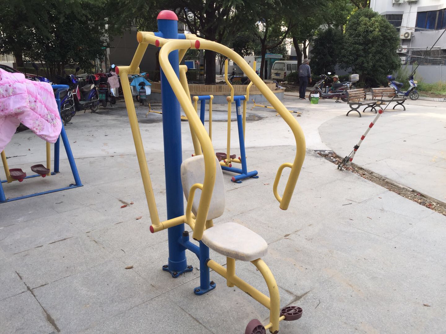 自重推胸器 自重推胸器