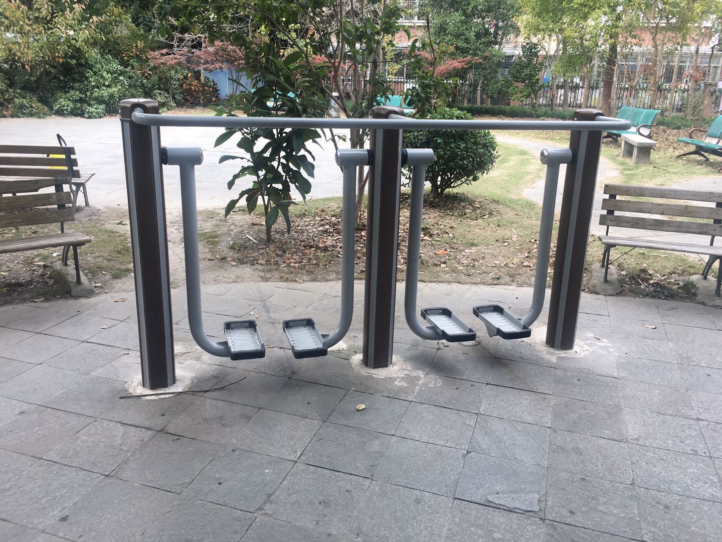 雙位太空漫步機