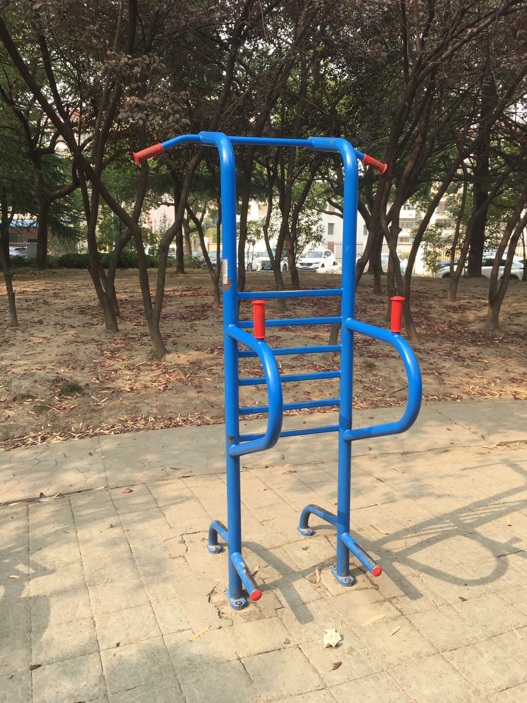 多功能訓練器 多功能訓練器