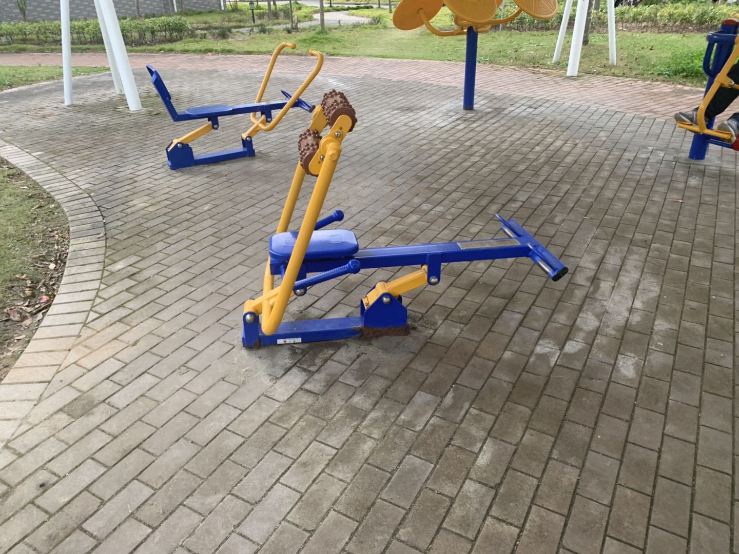 腹背屈伸訓練器