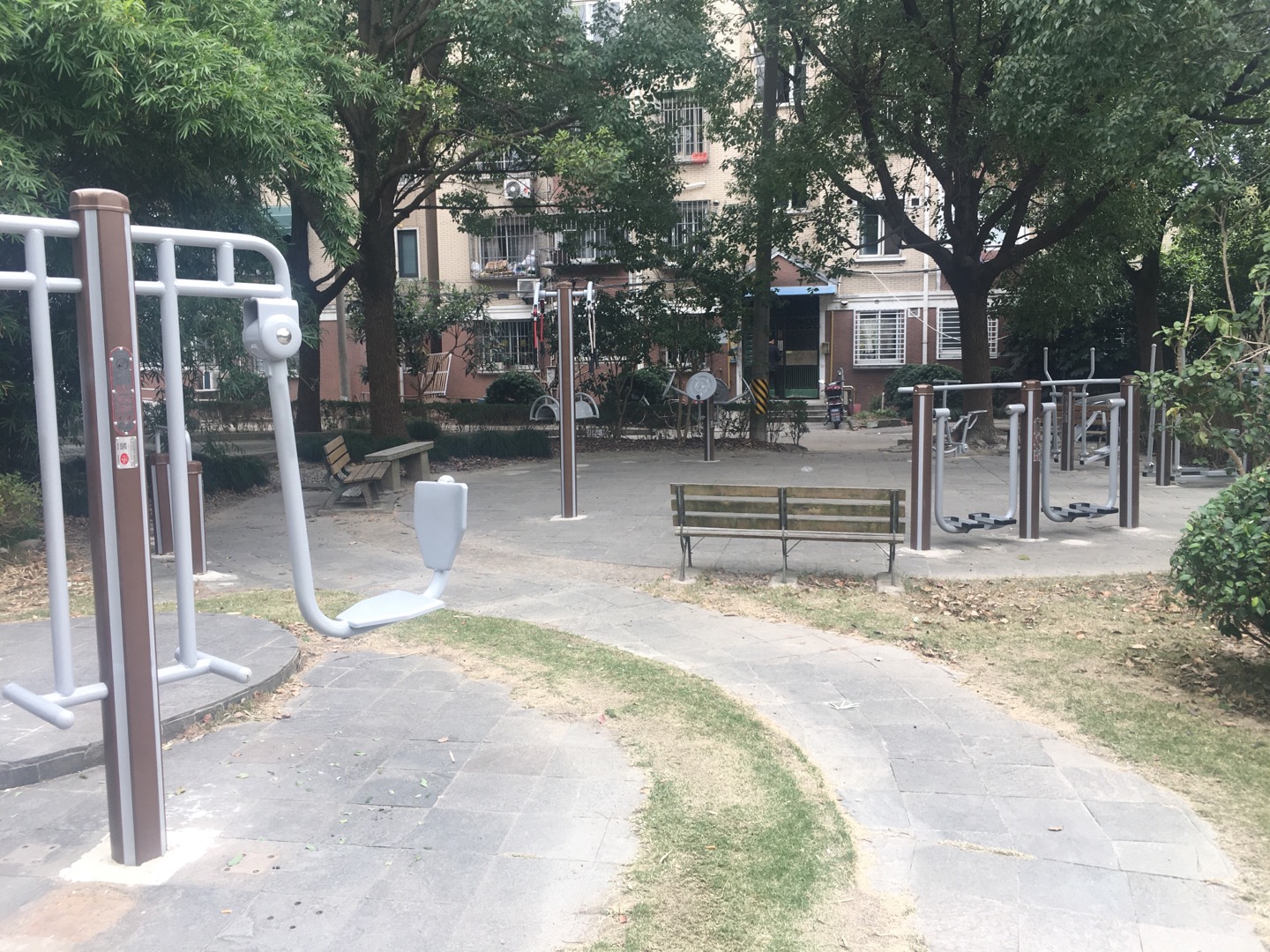 凌六居委健身點3