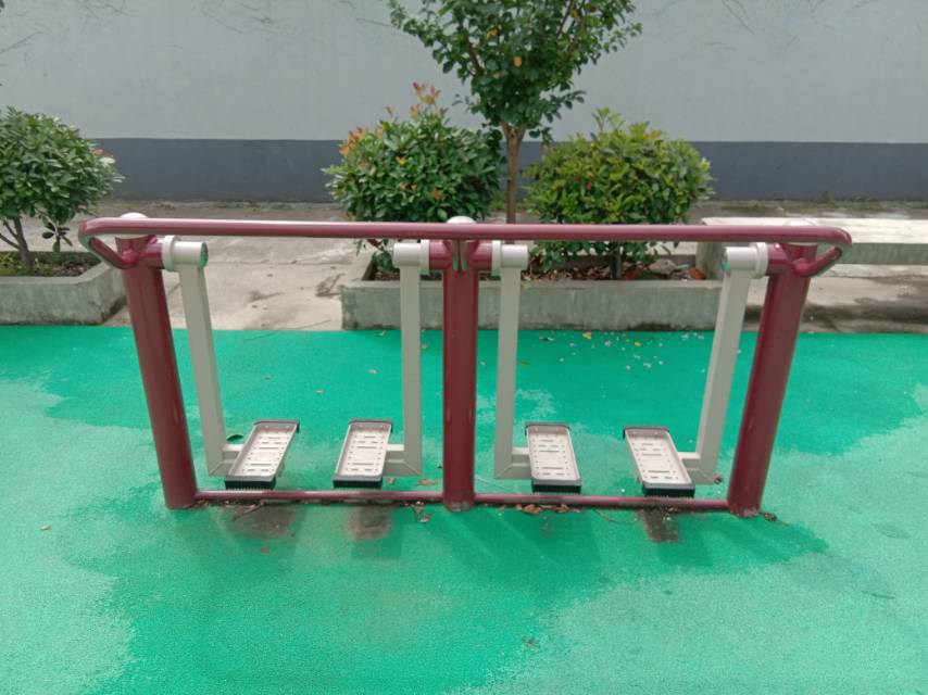 二位太空漫步機