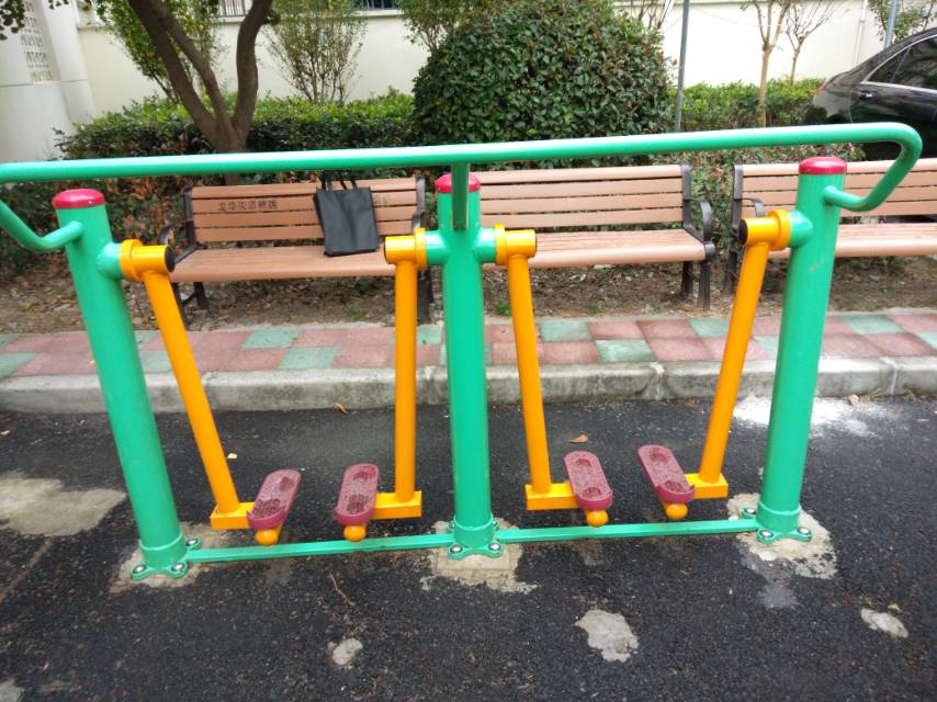 兩聯漫步機