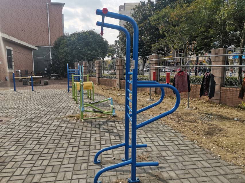 多功能訓練器 多功能訓練器