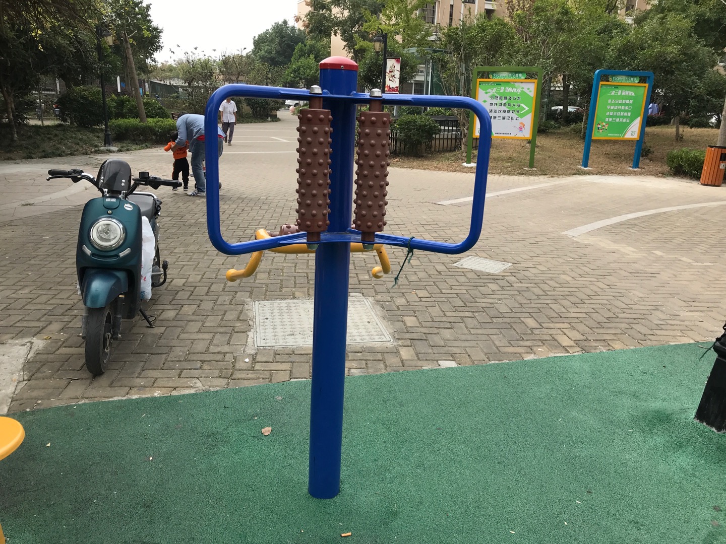 腰背按摩器 腰背按摩器