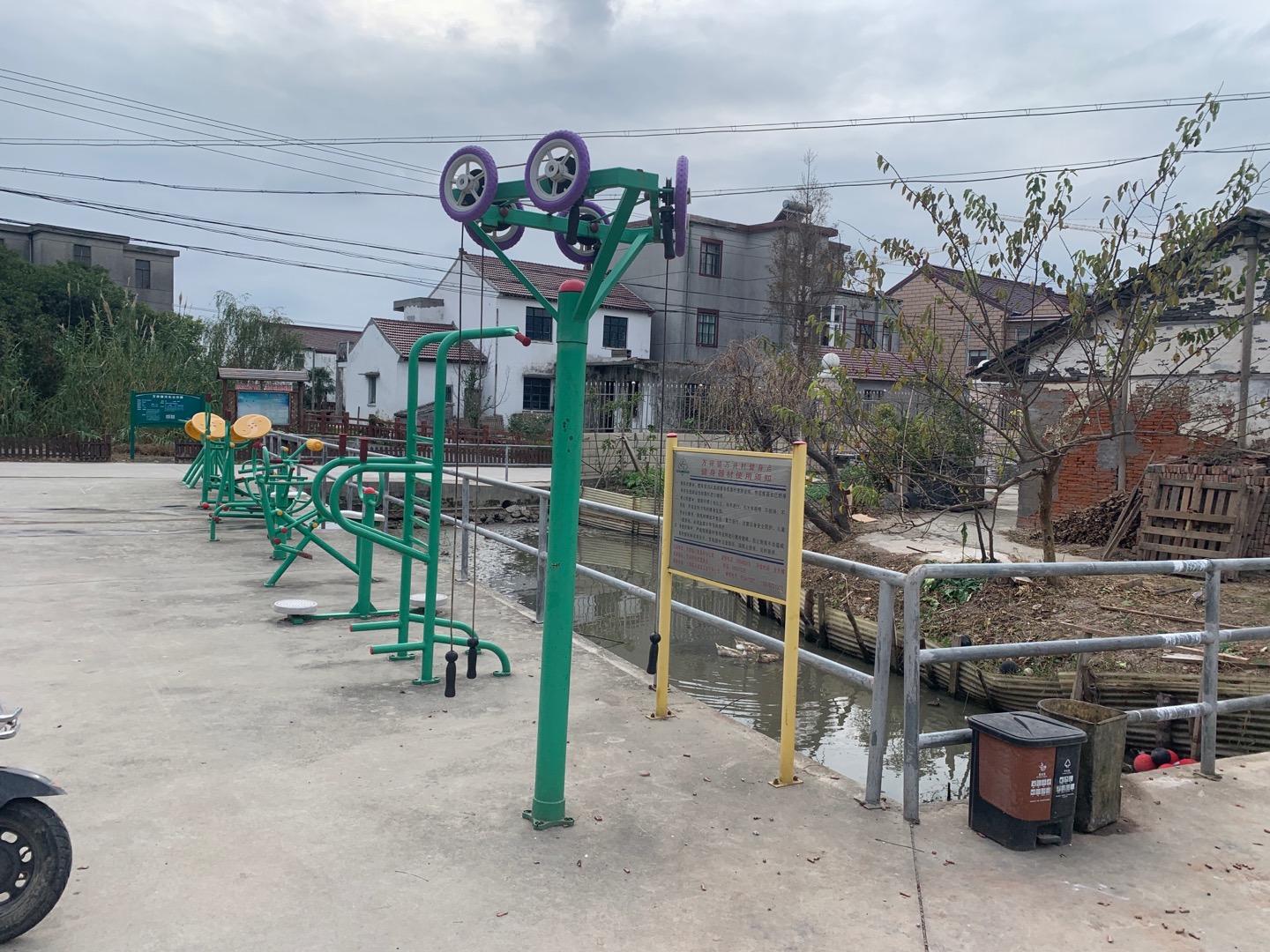 萬祥鎮(zhèn)萬興村健身點(diǎn) 萬祥鎮(zhèn)萬興村健身點(diǎn)