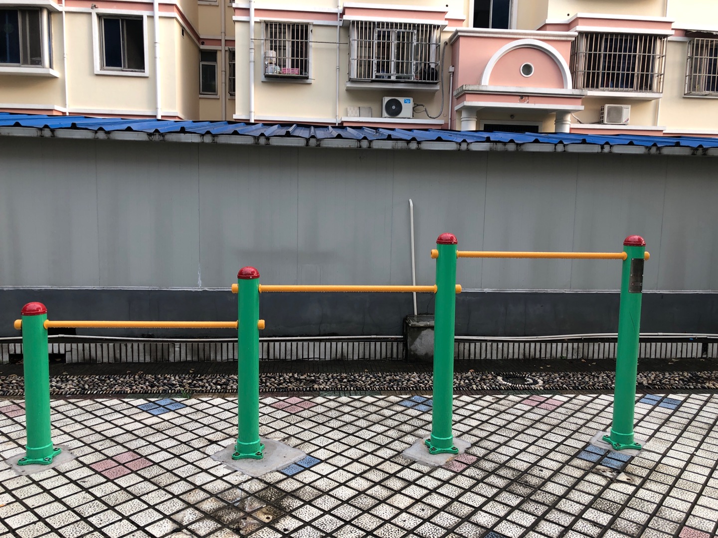 多聯壓腿架