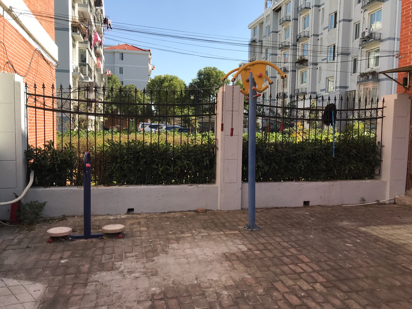 千匯二村532號(hào)南側(cè)健身路徑 千匯二村532號(hào)南側(cè)健身路徑