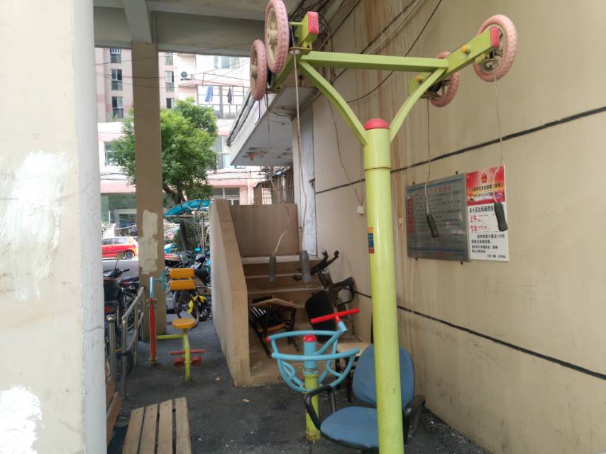 云蓮一居委上南大廈健身點(diǎn) 云蓮一居委上南大廈健身點(diǎn)