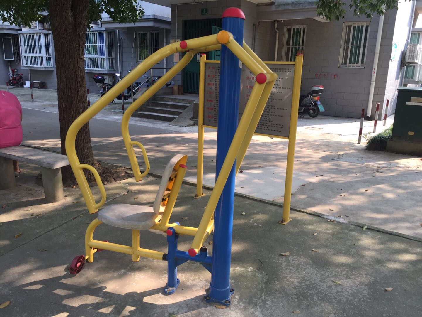 自重推胸器 自重推胸器