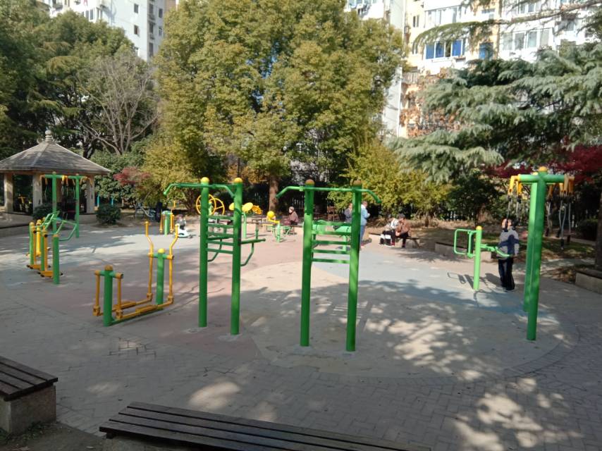 大渡河路1550弄大花園市民益智健身苑點(diǎn)