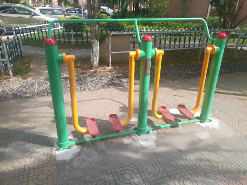 兩聯漫步機