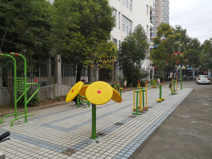 川沙路5046弄8號北側健身點 川沙路5046弄8號北側健身點