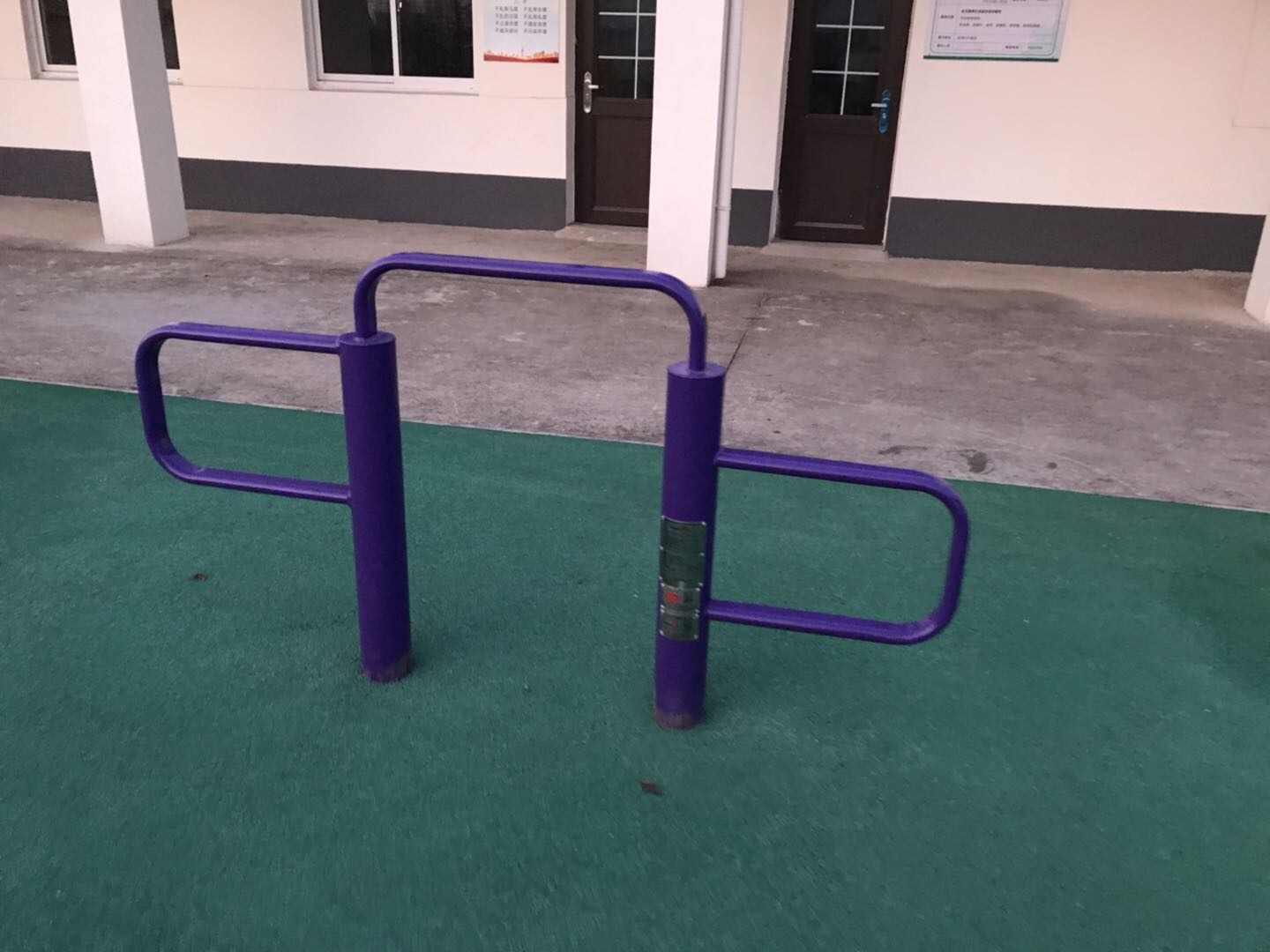 彈振壓腿器 彈振壓腿器