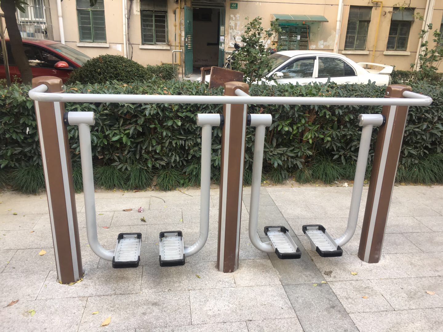 雙位太空漫步機