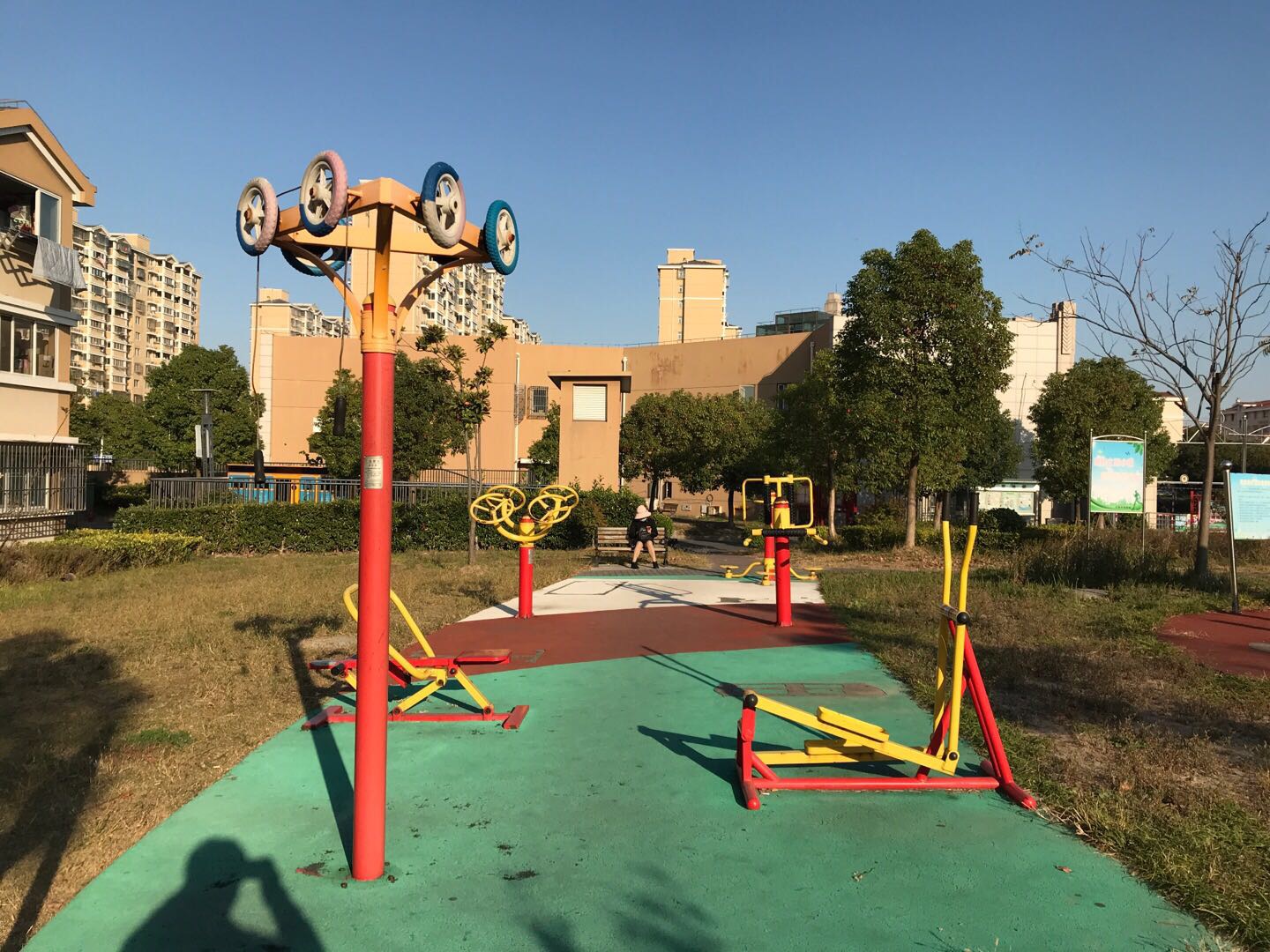 祝康苑南祝路108弄1號樓南健身路徑