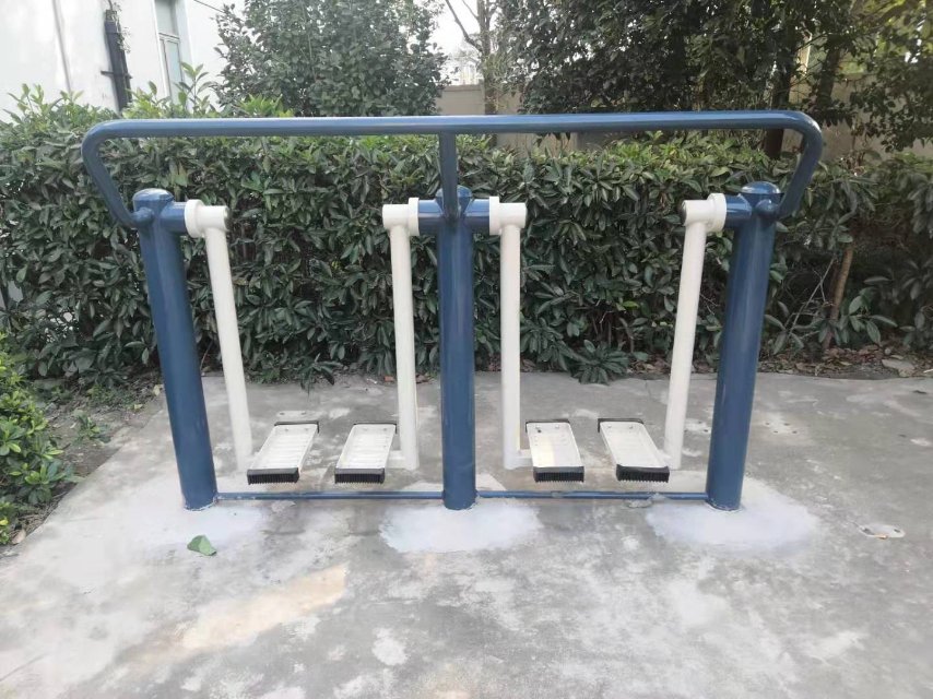 二位太空漫步機