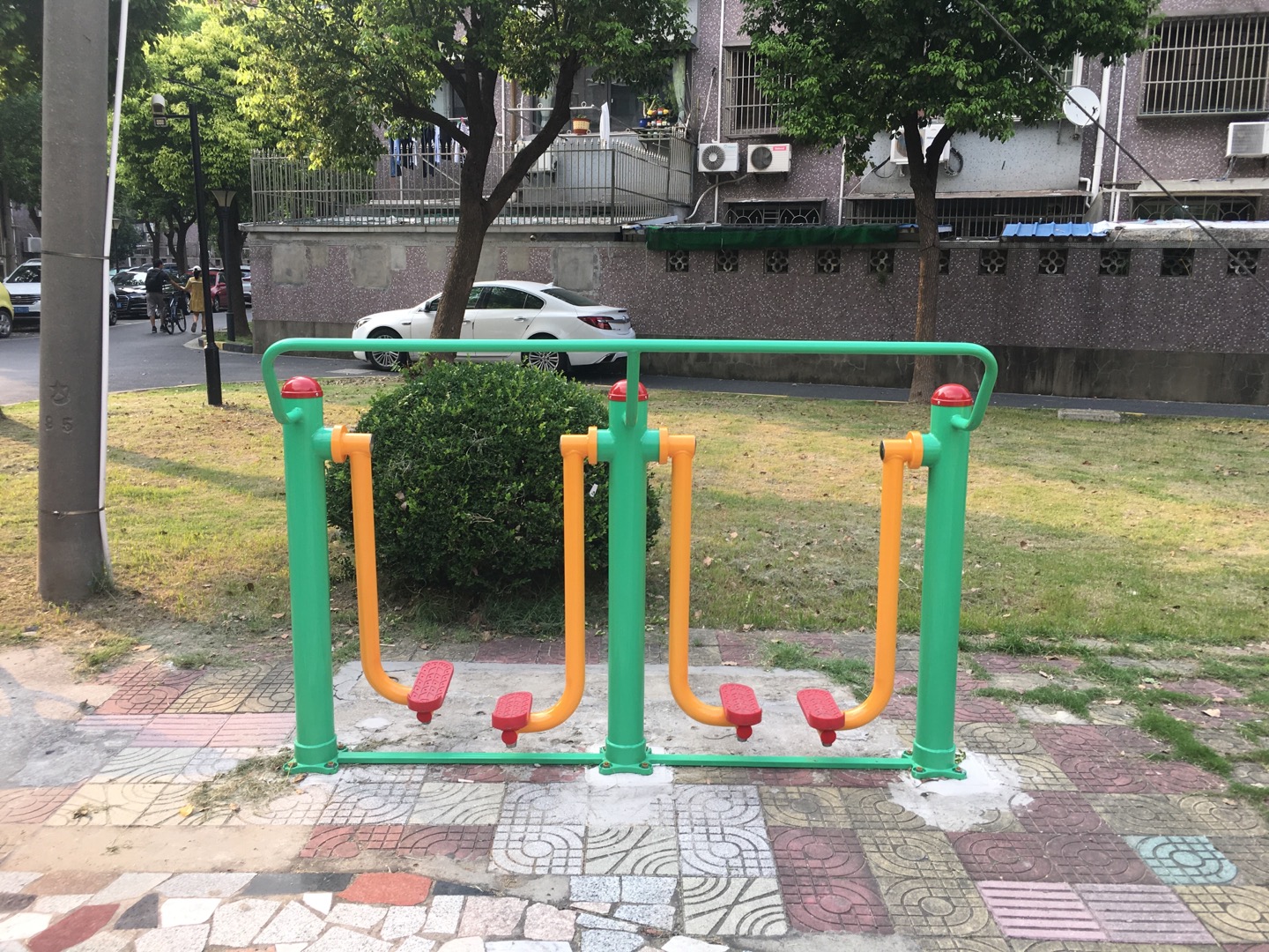 兩聯漫步機