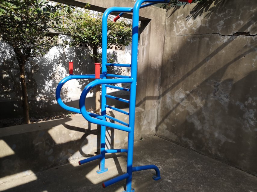 多功能訓練器 多功能訓練器