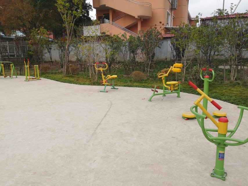 瓦南村5組健身點 瓦南村5組健身點