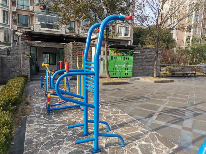 多功能訓練器 多功能訓練器