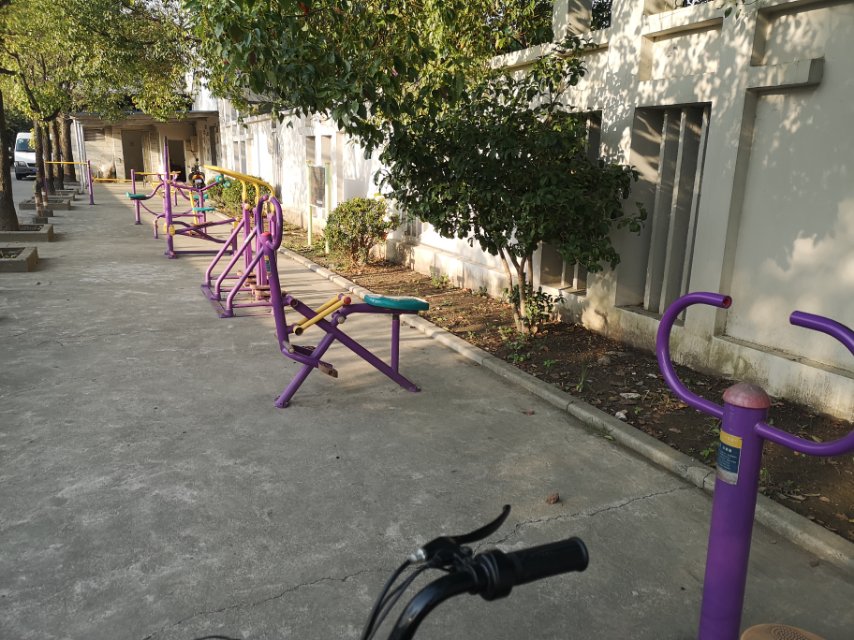 紅同路社區（農居）服務社健身點