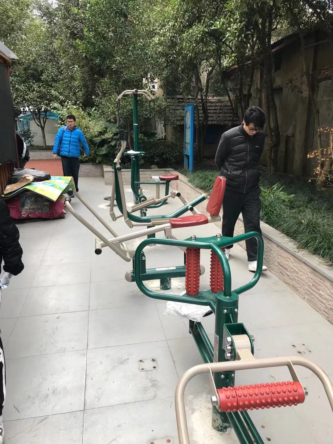 靜安區(qū)曹家渡街道高榮居委健身點 （萬航渡路661弄二）