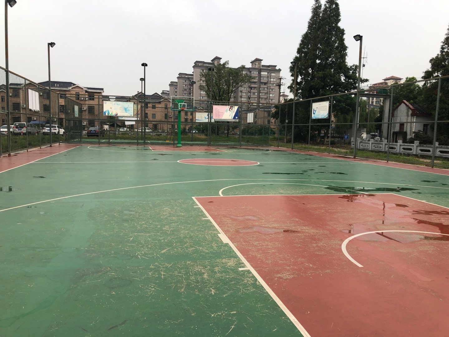 徐涇鎮振新佳苑市民公共運動場
