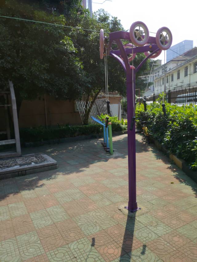 何家宅居委健身苑點