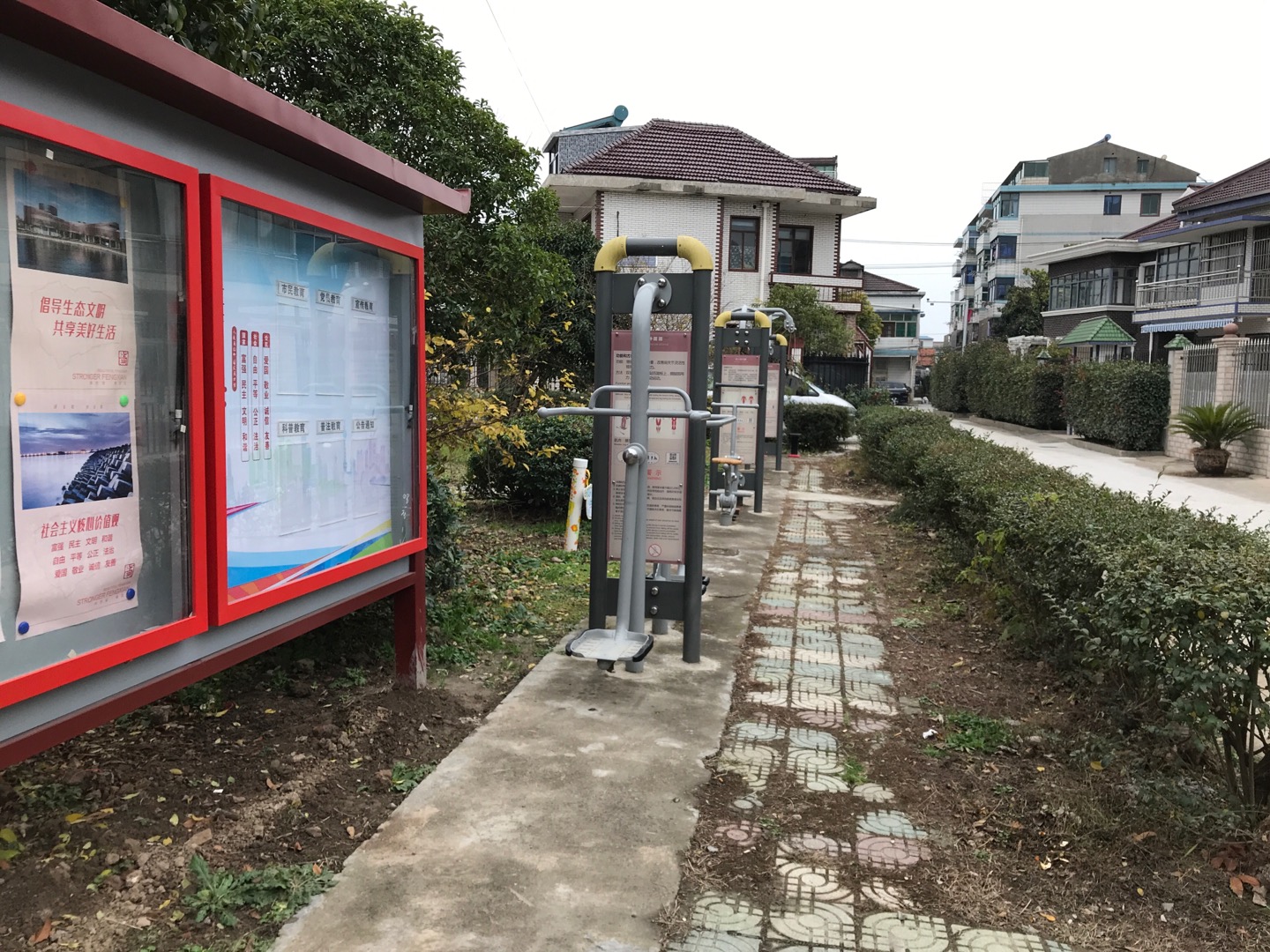 奉城鎮洪廟洋房小區市民益智健身苑點