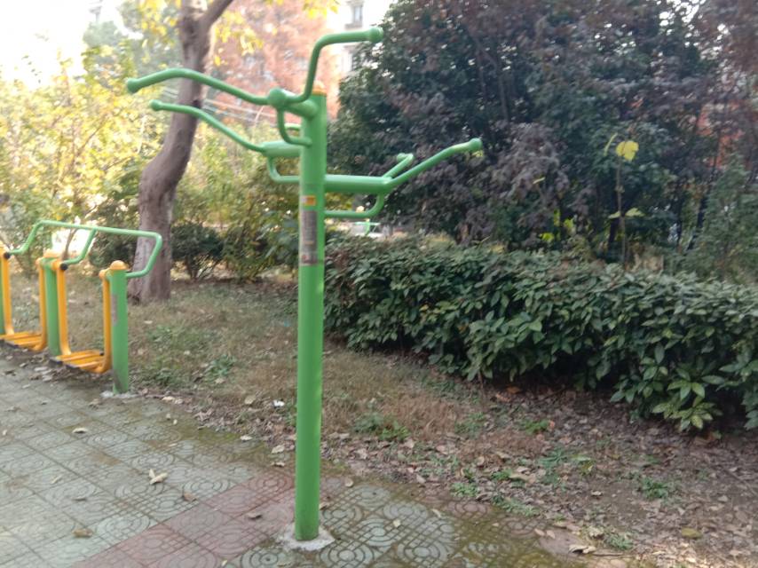 引體向上訓練器