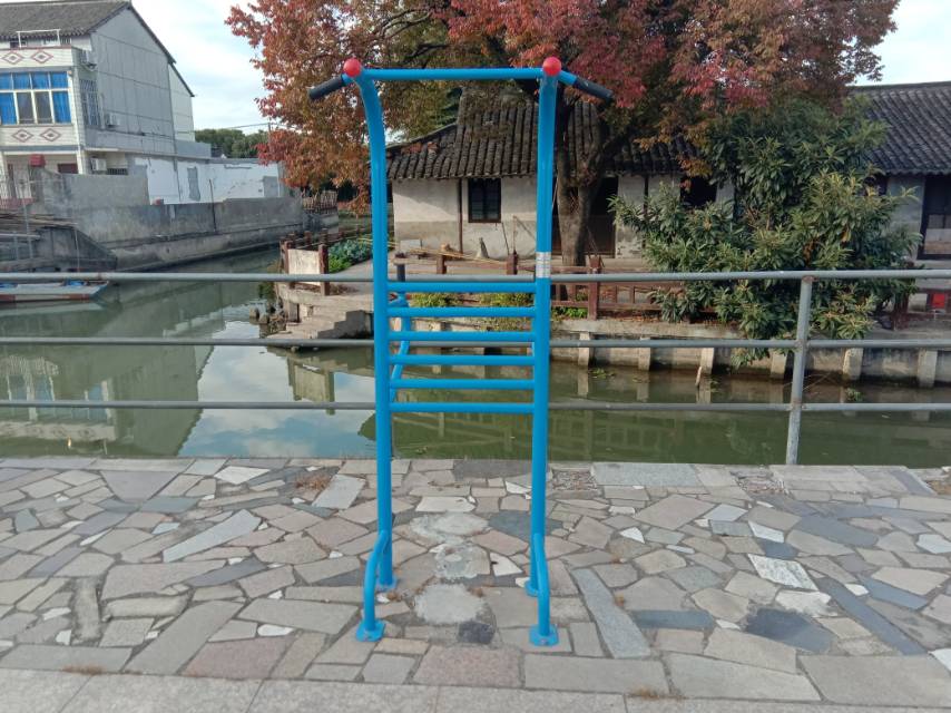 多功能訓練器 多功能訓練器