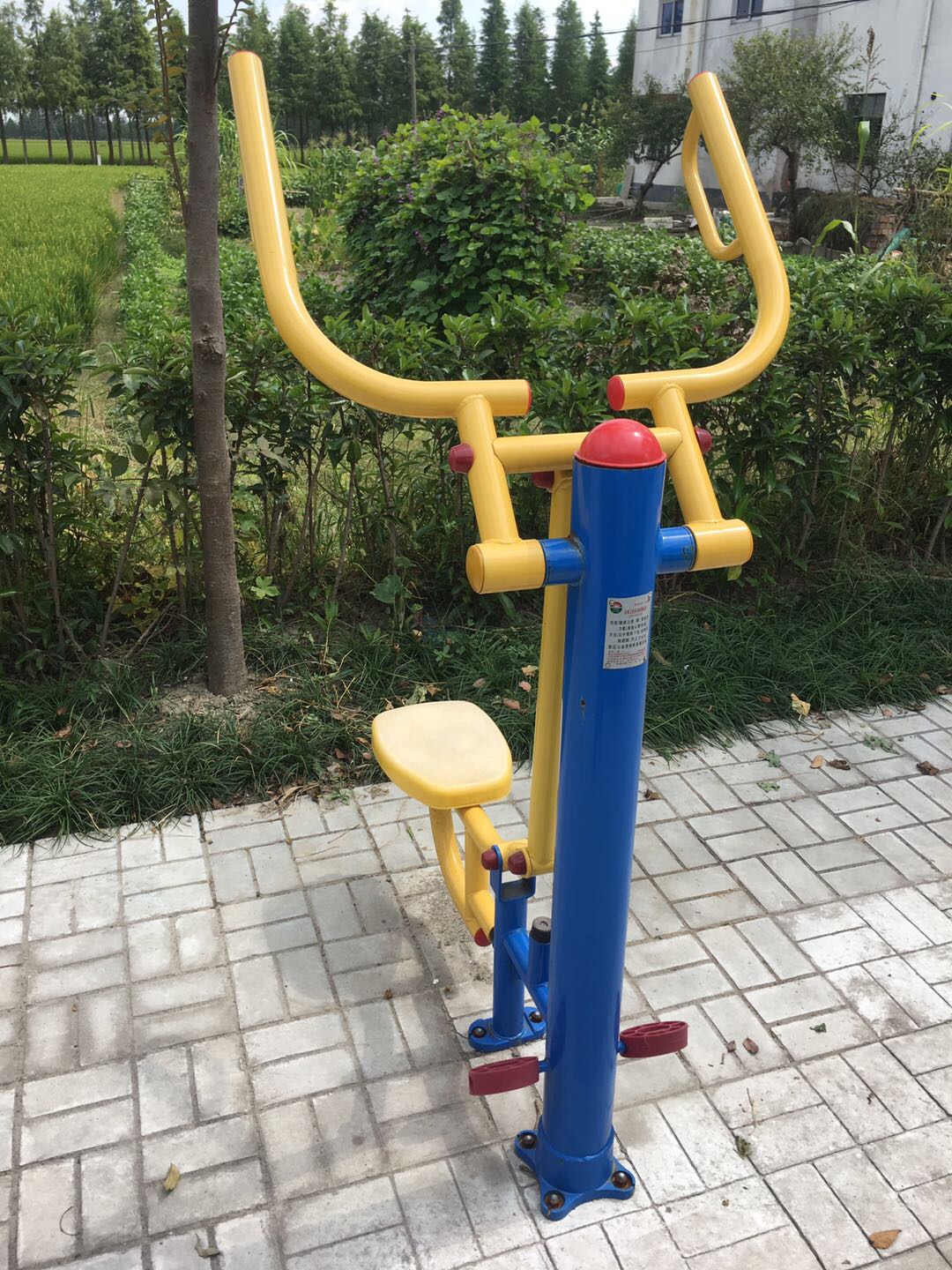 多功能訓練器