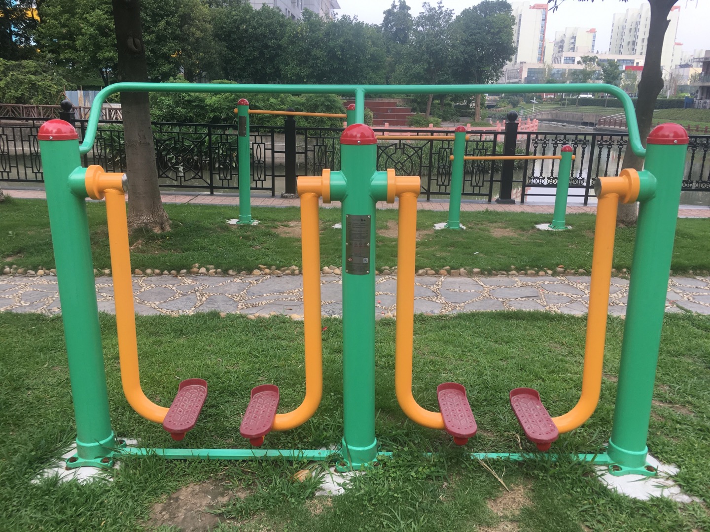 兩聯漫步機