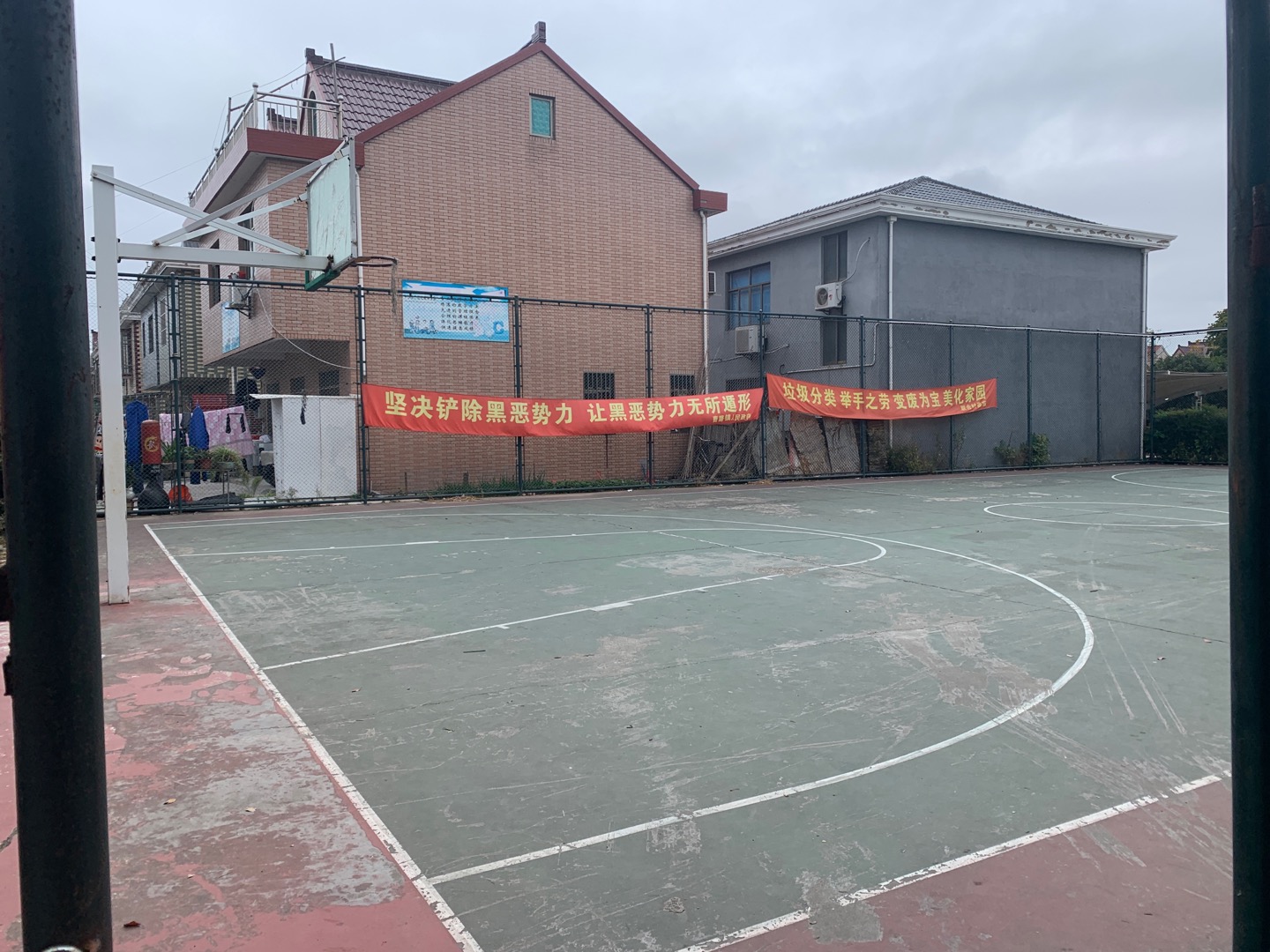 聯(lián)合村籃球場(chǎng) 聯(lián)合村籃球場(chǎng)