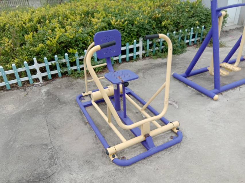 前推訓練器 前推訓練器