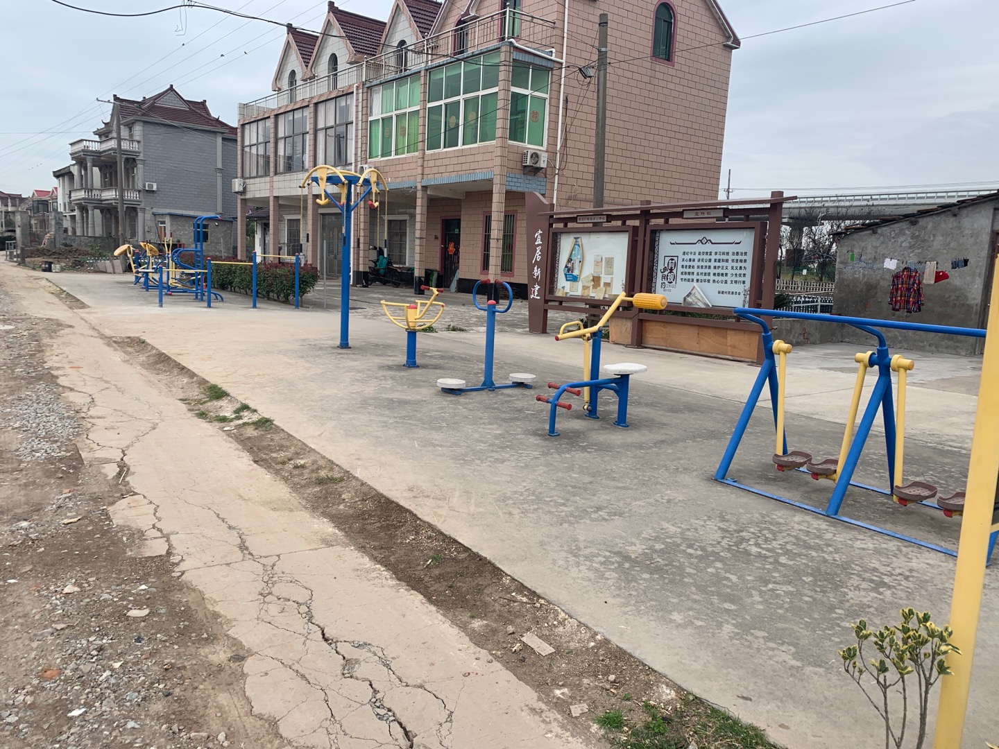 新建村新三9組健身點 新建村新三9組健身點